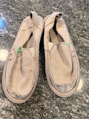 Sanuk Donna Hemp Canvas Shoes in Beige size 8
